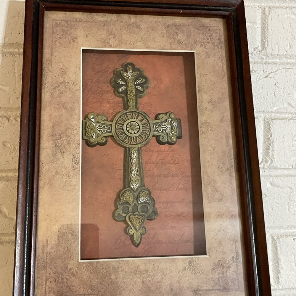Shadow box framed cross with the grace prayer written in the background.